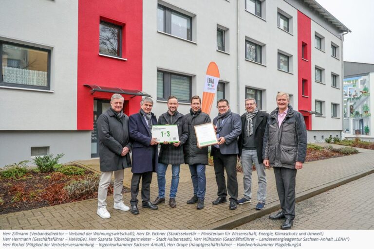 Verleihung der „Grünen Hausnummer“ für die Eike-von-Repgow-Straße 1-3